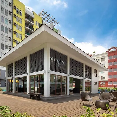 Spacious 2Br W/ Free Pool Access And Parking