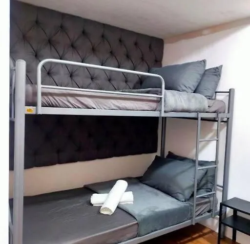 Spacious 2br W/ Free Pool Access&parking *