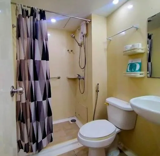 Spacious 2br W/ Free Pool Access&parking Apartamento Manila